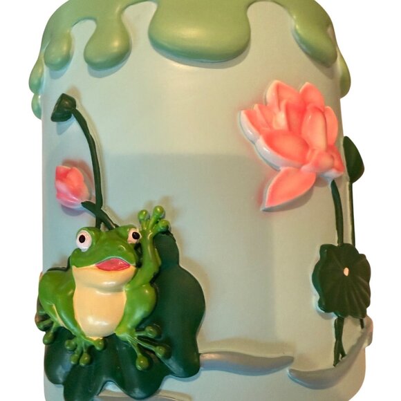 3D Resin Frog Planter Pot Lotus & Lily Pad Whimsical Home Or Garden Décor - Picture 3 of 6